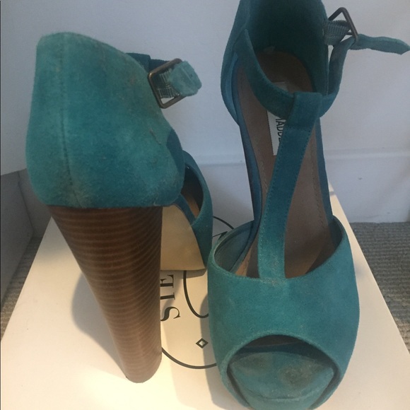 Steve Madden Teal suede heels - Picture 2 of 3